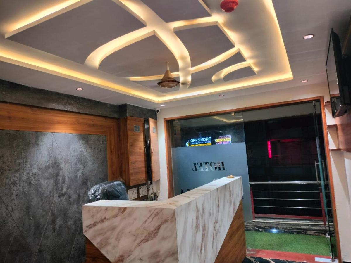 Hotel Paramount Villa Гандинагар Екстериор снимка