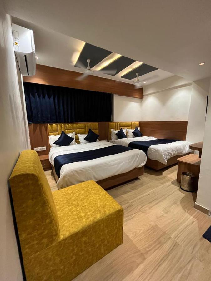 Hotel Paramount Villa Гандинагар Екстериор снимка